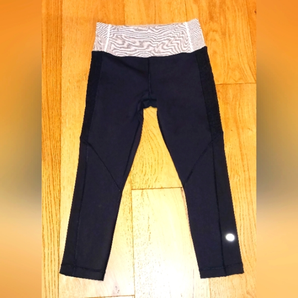 Lululemon crop Yoga Pants